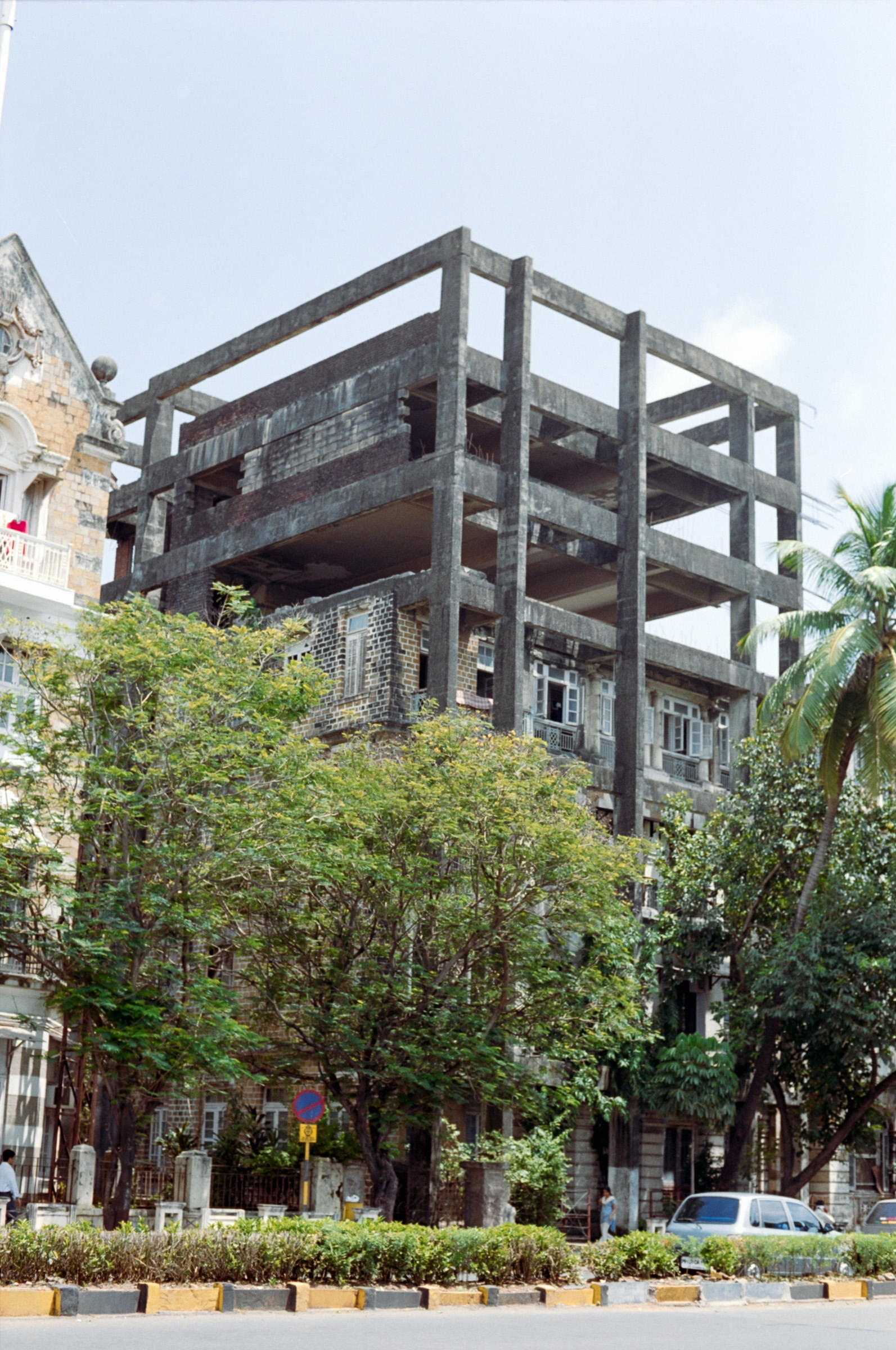 AHP F2004 09 002 sc250526 img21 NLP